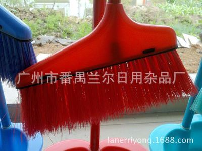 低价日用百货批发：9元扫帚畚箕套装，珠海厂家直供